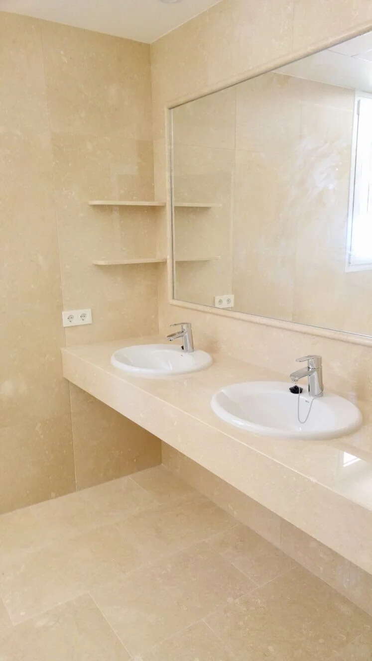 Encimera de baño a medida de Mármoles Torres